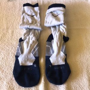 Nike Men's Elite Vapor Cushioned Football Socks.